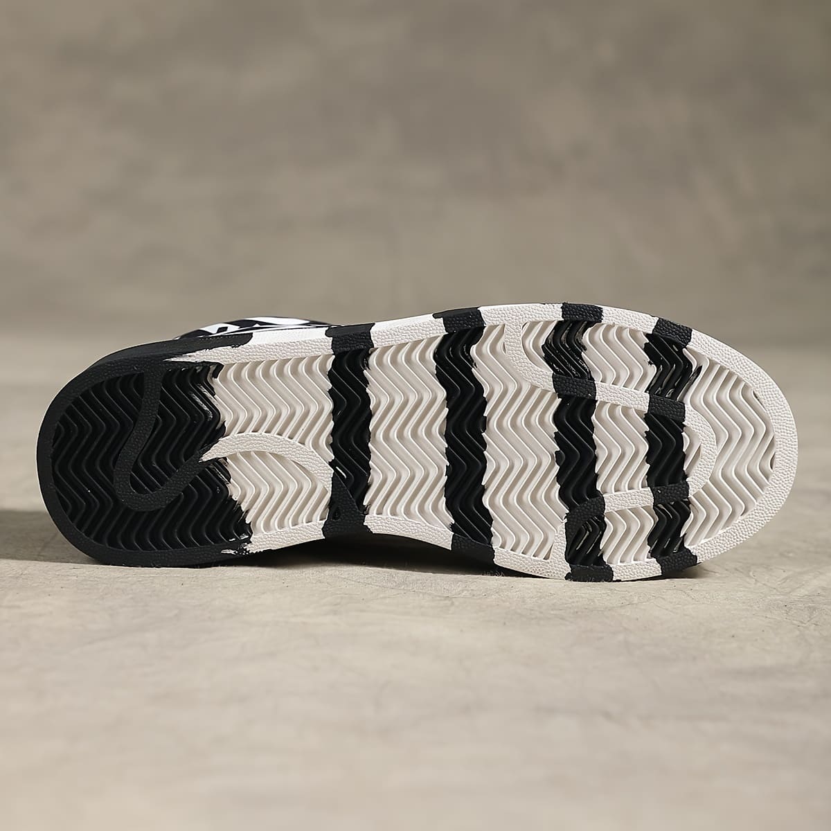 Tênis Streetwear Abstrato Shakal